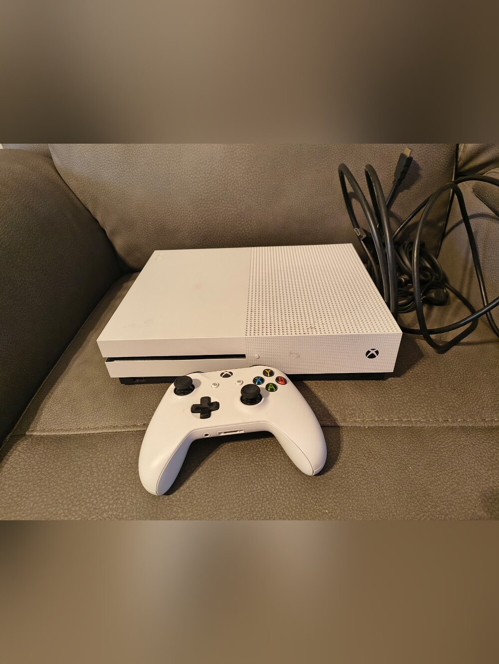 Microsoft White Xbox One S Console with Wireless Controller